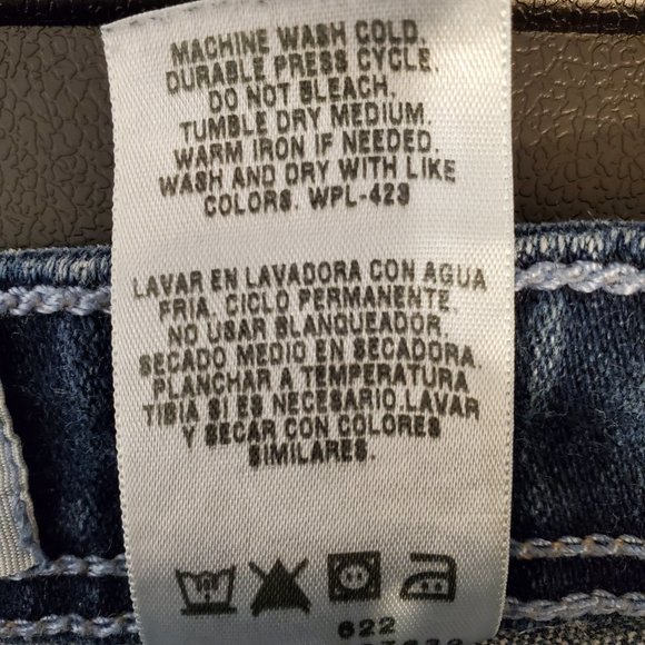 Levi's Signature Stretch Capri Jeans Misses sz 8 Dark Wash EUC - Picture 5 of 11